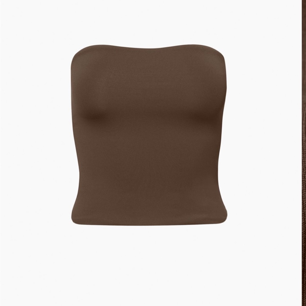 Aritzia Babaton Contour Top